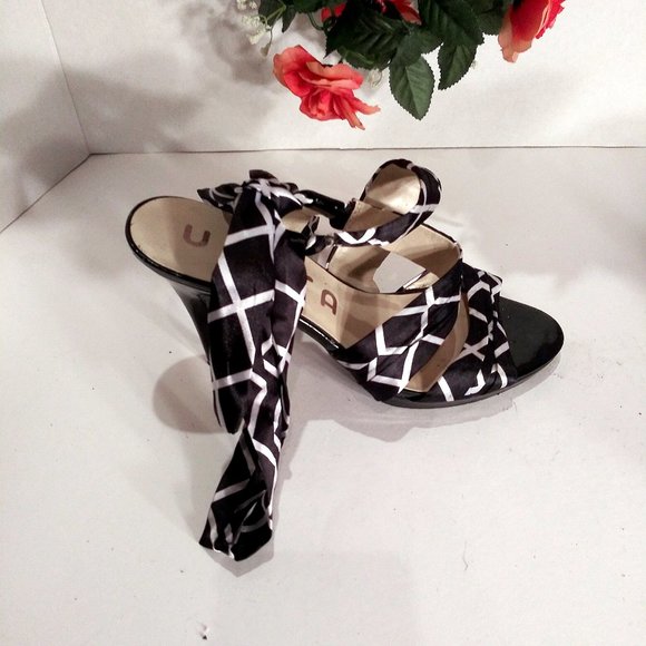 Unisa Ribboned Tie Back Stiletto Heels Size 10M - Picture 1 of 14